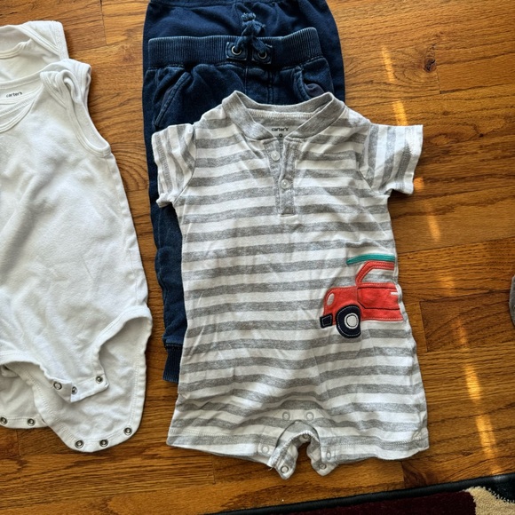 Carters Bundle 9 Month 12 Pieces - Picture 5 of 8